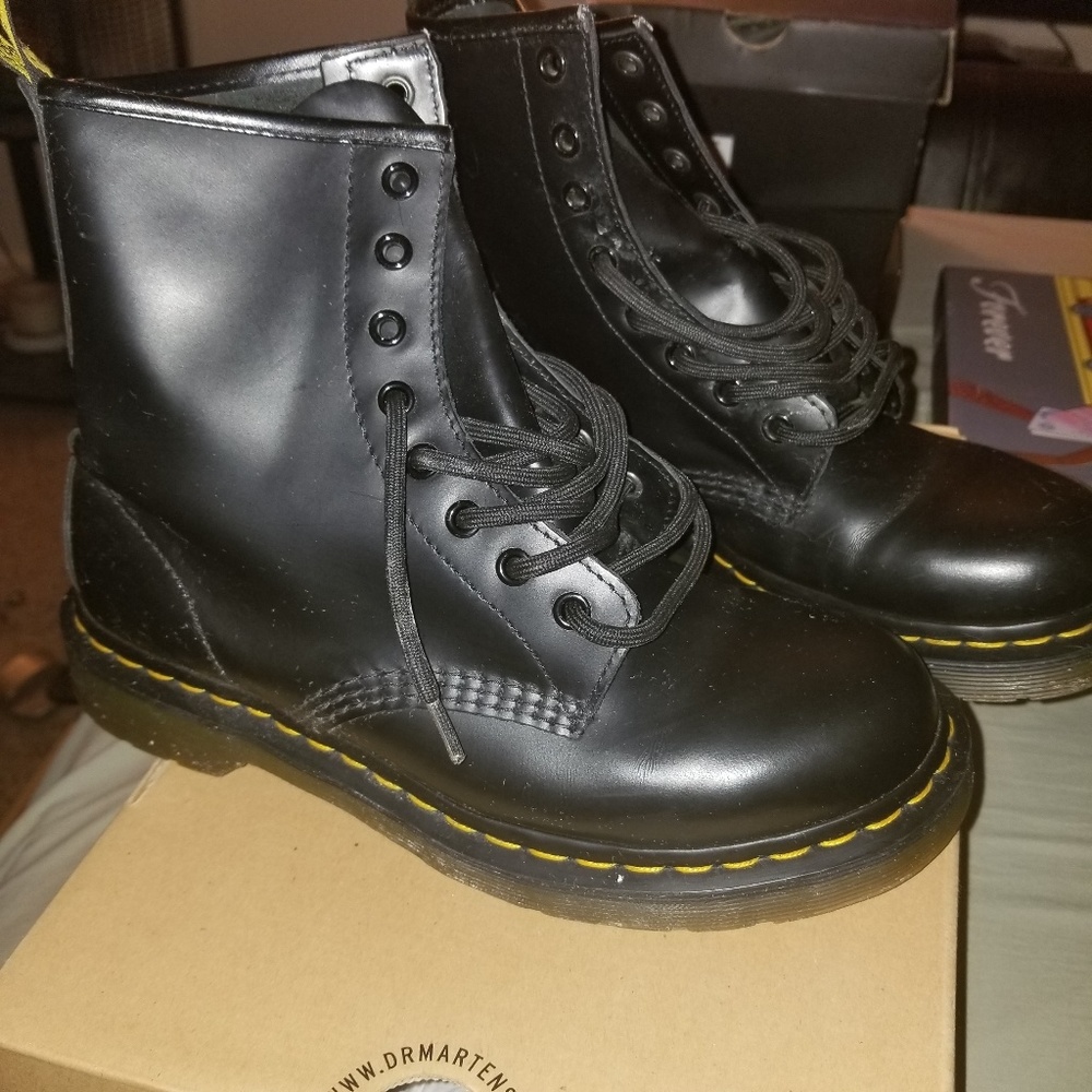 Dr. Martens 1460s